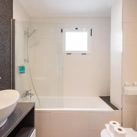 Lägenhet Florit Flats - Stylish 2 Bedroom Ac Wifi Terrace Attic In Center