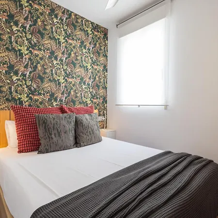 Florit Flats - Stylish 2 Bedroom Ac Wifi Terrace Attic In Center Lägenhet *