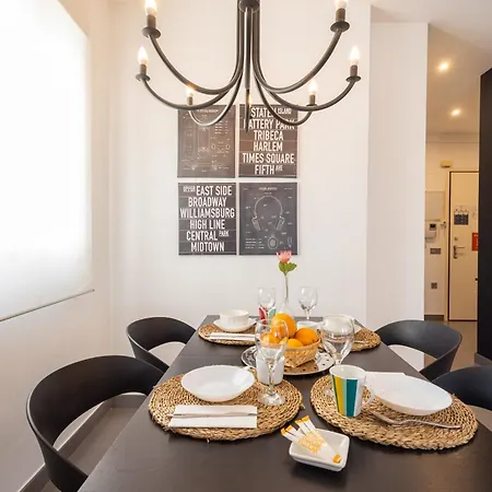 Florit Flats - Stylish 2 Bedroom Ac Wifi Terrace Attic In Center Lägenhet *