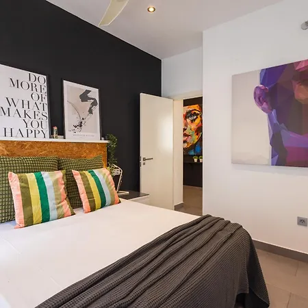 Daire Florit Flats - Stylish 2 Bedroom Ac Wifi Terrace Attic In Center
