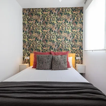 Daire Florit Flats - Stylish 2 Bedroom Ac Wifi Terrace Attic In Center Valensiya