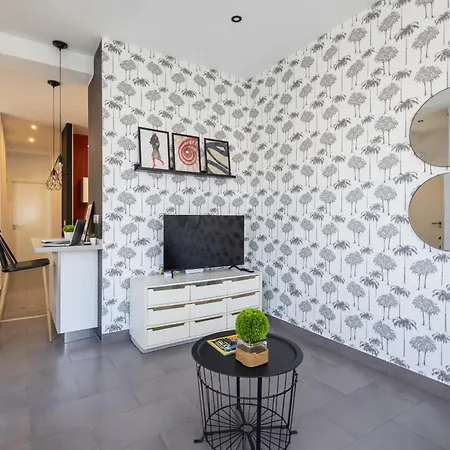 Florit Flats - Stylish 2 Bedroom Ac Wifi Terrace Attic In Center Daire *